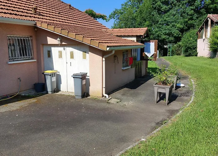 Grande Maison Sur 2000m° De Terrain *